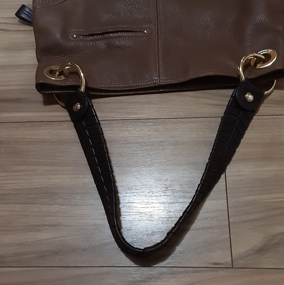 B. Makowsky Brown Leather Shoulder Bag. - Picture 8 of 15